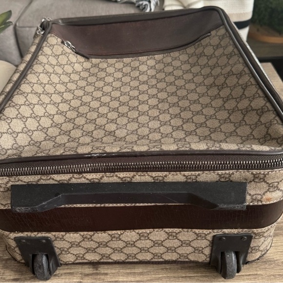 Gucci Rolling Luggage and crossbody bag set - Picture 7 of 13